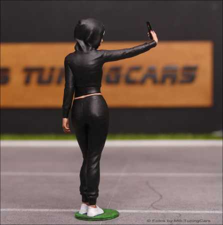 1:18 Selfie Girl - Handmade - 3D - Unique -